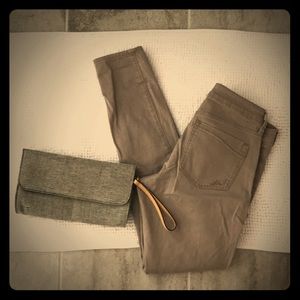 Express! Ankle length low rise skinny jeans!